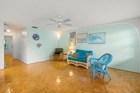 Casa en venta en Palm Harbor, Florida, 2 dormitorios, 99.22 m2 № 1818950 - foto 5