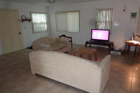 House in New Smyrna Beach, Florida 2 bedrooms, 117.06 sq.m. № 1765366 - photo 4