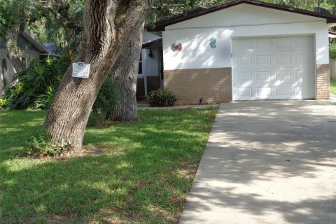 House in New Smyrna Beach, Florida 2 bedrooms, 117.06 sq.m. № 1765366 - photo 1