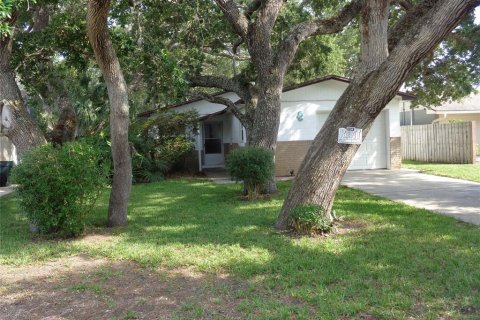 House in New Smyrna Beach, Florida 2 bedrooms, 117.06 sq.m. № 1765366 - photo 3