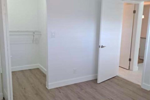 Condo in Margate, Florida, 2 bedrooms № 2250064 - photo 8
