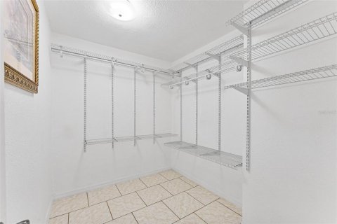 House in Deltona, Florida 4 bedrooms, 164.72 sq.m. № 1806692 - photo 16