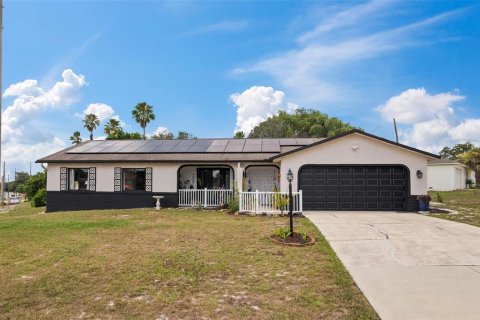 House in Deltona, Florida 4 bedrooms, 164.72 sq.m. № 1806692 - photo 1