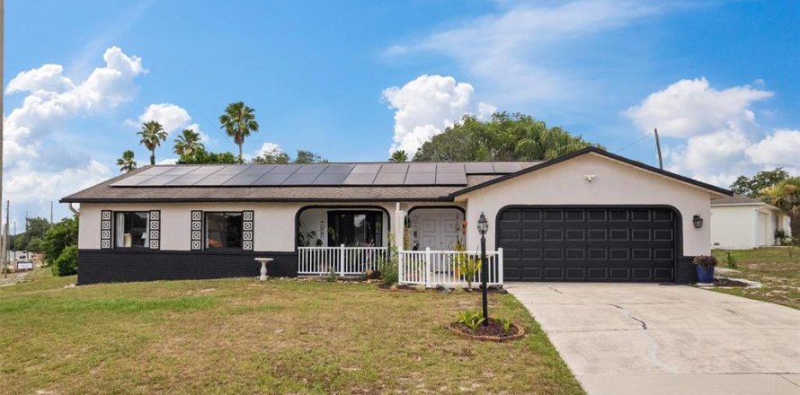 House in Deltona, Florida 4 bedrooms, 164.72 sq.m. № 1806692