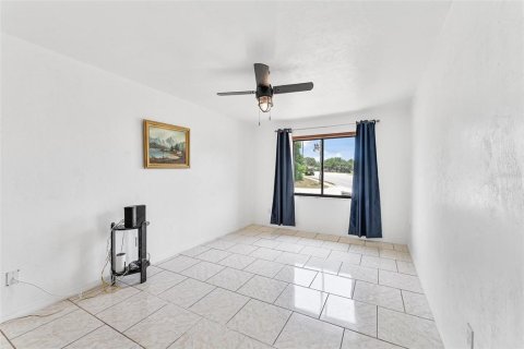 House in Deltona, Florida 4 bedrooms, 164.72 sq.m. № 1806692 - photo 18