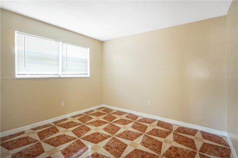Купить кондоминиум в Майами, Флорида 2 спальни, 85.47м2, № 1693098 - фото 9