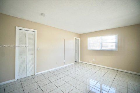 Купить кондоминиум в Майами, Флорида 2 спальни, 85.47м2, № 1693098 - фото 10