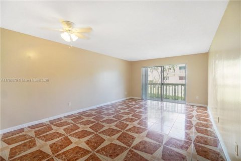 Купить кондоминиум в Майами, Флорида 2 спальни, 85.47м2, № 1693098 - фото 3