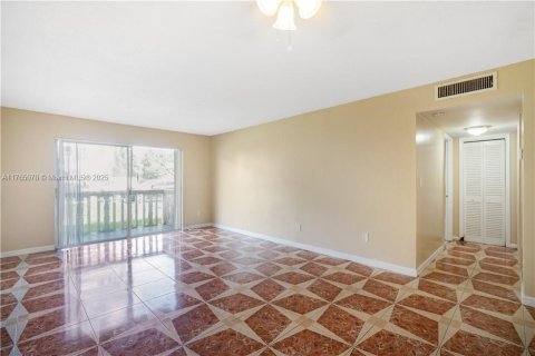Купить кондоминиум в Майами, Флорида 2 спальни, 85.47м2, № 1693098 - фото 4