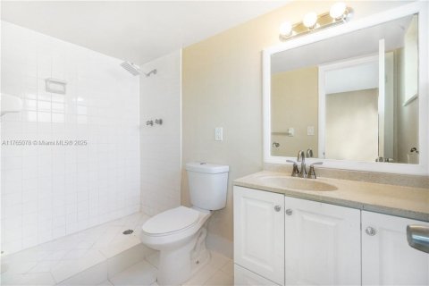 Купить кондоминиум в Майами, Флорида 2 спальни, 85.47м2, № 1693098 - фото 7