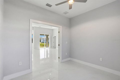 House in Lehigh Acres, Florida 3 bedrooms, 159.51 sq.m. № 2239467 - photo 18