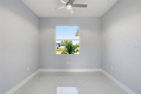 House in Lehigh Acres, Florida 3 bedrooms, 159.51 sq.m. № 2239467 - photo 17