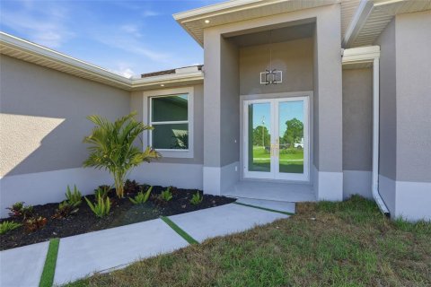 House in Lehigh Acres, Florida 3 bedrooms, 159.51 sq.m. № 2239467 - photo 5
