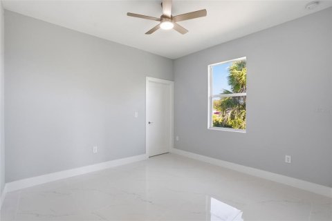House in Lehigh Acres, Florida 3 bedrooms, 159.51 sq.m. № 2239467 - photo 26
