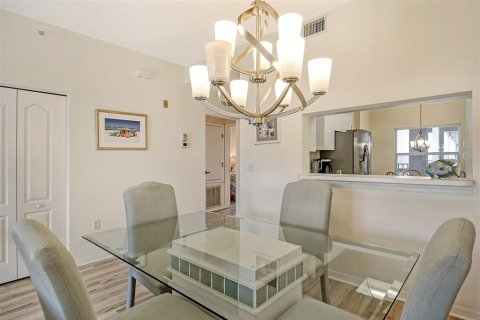 Condo in Sarasota, Florida, 2 bedrooms  № 1624734 - photo 13