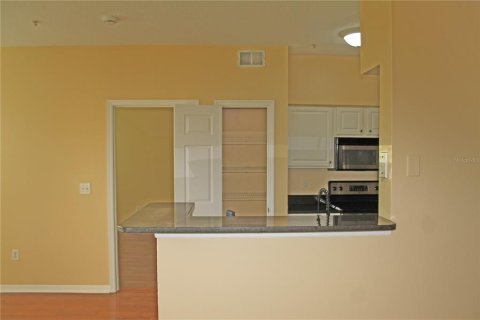 Condo in Tampa, Florida, 1 bedroom  № 2394118 - photo 5