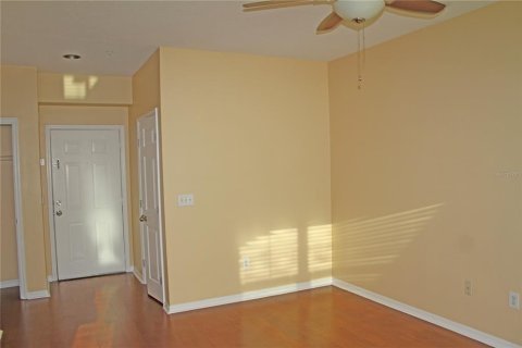 Condo in Tampa, Florida, 1 bedroom  № 2394118 - photo 3