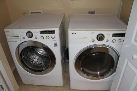 Condo in Tampa, Florida, 1 bedroom  № 2394118 - photo 15