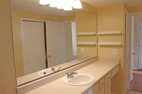 Condo in Tampa, Florida, 1 bedroom  № 2394118 - photo 14