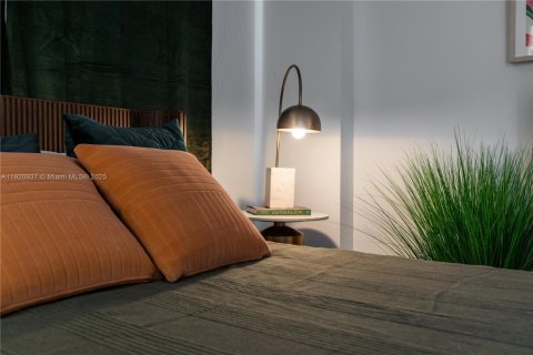House in Miami, Florida 1 bedroom № 1975076 - photo 5