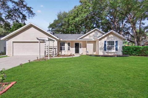 House in Gainesville, Florida 3 bedrooms, 125.14 sq.m. № 2198013