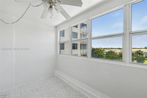 Condominio en venta en Hollywood, Florida, 1 dormitorio, 78.41 m2 № 2084899 - foto 15