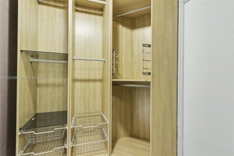 Condominio en venta en Hollywood, Florida, 1 dormitorio, 78.41 m2 № 2084899 - foto 27