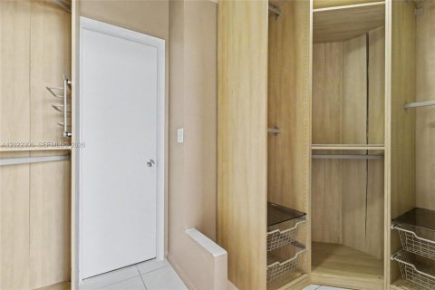 Condominio en venta en Hollywood, Florida, 1 dormitorio, 78.41 m2 № 2084899 - foto 26