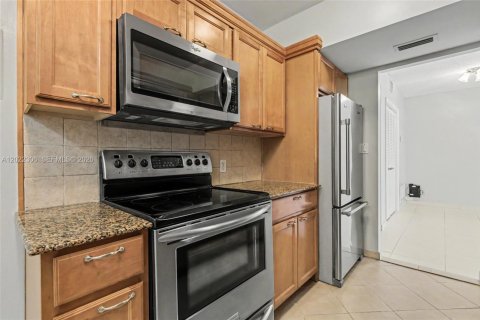 Condominio en venta en Hollywood, Florida, 1 dormitorio, 78.41 m2 № 2084899 - foto 3