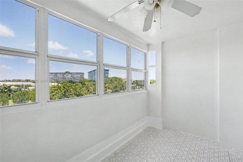Condominio en venta en Hollywood, Florida, 1 dormitorio, 78.41 m2 № 2084899 - foto 4