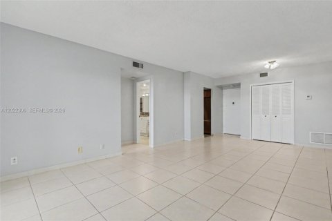 Condominio en venta en Hollywood, Florida, 1 dormitorio, 78.41 m2 № 2084899 - foto 13