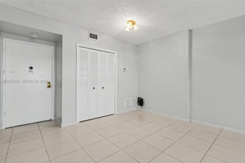Condominio en venta en Hollywood, Florida, 1 dormitorio, 78.41 m2 № 2084899 - foto 14