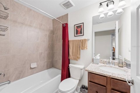 Condo in Lakewood Ranch, Florida, 2 bedrooms in LAKEWOOD NATIONAL  № 1523624 - photo 9