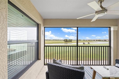 Condo in Lakewood Ranch, Florida, 2 bedrooms in LAKEWOOD NATIONAL  № 1523624 - photo 29