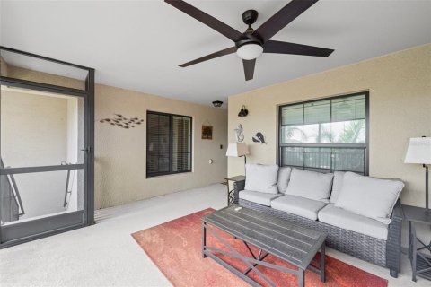 Condo in Lakewood Ranch, Florida, 2 bedrooms in LAKEWOOD NATIONAL  № 1523624 - photo 4