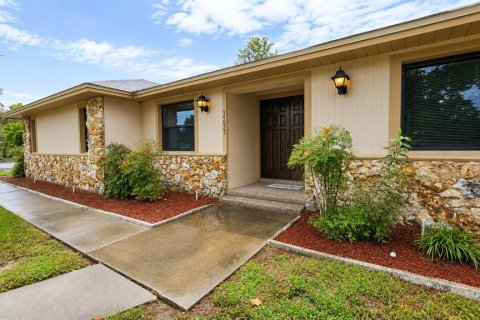 House in Fruitland Park, Florida 3 bedrooms, 151.06 sq.m. № 2350038