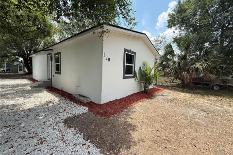 Casa en Auburndale, Florida 3 dormitorios, 92.9 m2 № 2167302