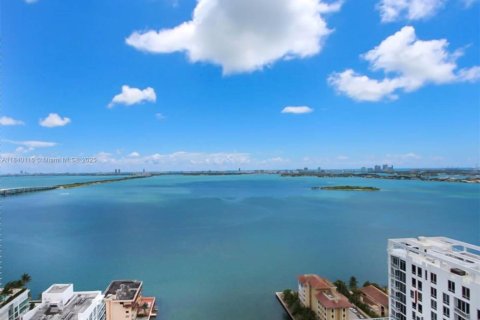 Copropriété à louer à Miami, Floride: 2 chambres, 102.84 m2 № 1943206 - photo 2