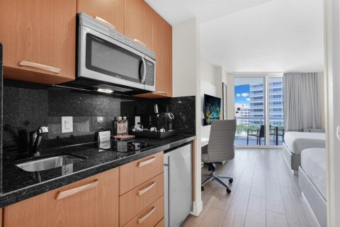 Condominio en venta en Fort Lauderdale, Florida, 3 habitaciones, 49.52 m2 № 2191575 - foto 23
