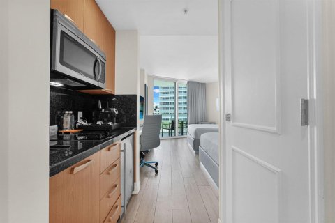 Condominio en venta en Fort Lauderdale, Florida, 3 habitaciones, 49.52 m2 № 2191575 - foto 21