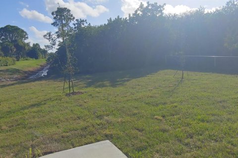 House in Port St. Lucie, Florida 3 bedrooms, 124.12 sq.m. № 2191786 - photo 18