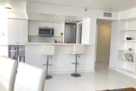 Condominio en alquiler en Miami Beach, Florida, 1 dormitorio, 74.14 m2 № 2058080 - foto 4