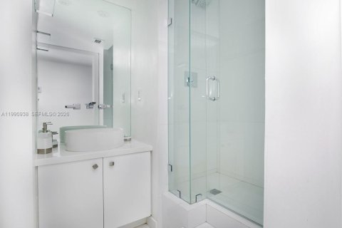 Condominio en alquiler en Miami Beach, Florida, 1 dormitorio, 74.14 m2 № 2058080 - foto 11