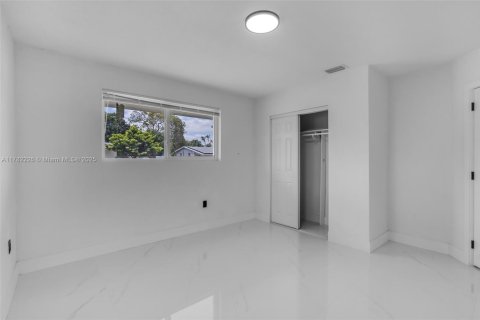 House in Miami Gardens, Florida 3 bedrooms, 138.42 sq.m. № 1728530 - photo 19