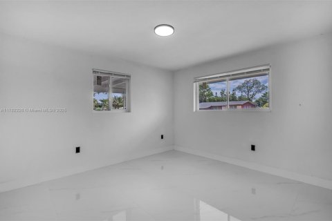 House in Miami Gardens, Florida 3 bedrooms, 138.42 sq.m. № 1728530 - photo 18