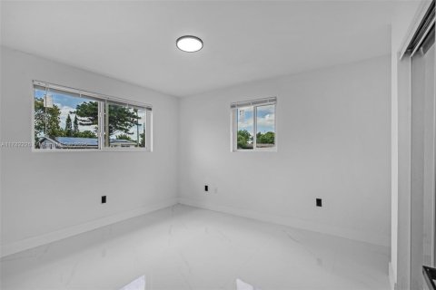 House in Miami Gardens, Florida 3 bedrooms, 138.42 sq.m. № 1728530 - photo 11