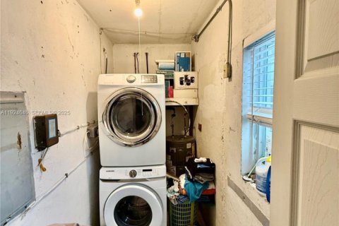 Casa en venta en North Miami Beach, Florida, 4 dormitorios, 145.58 m2 № 1982970 - foto 14