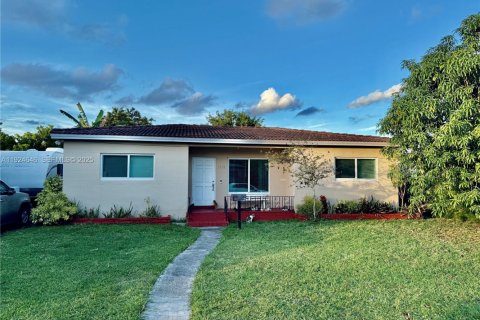 Casa en venta en North Miami Beach, Florida, 4 dormitorios, 145.58 m2 № 1982970 - foto 15