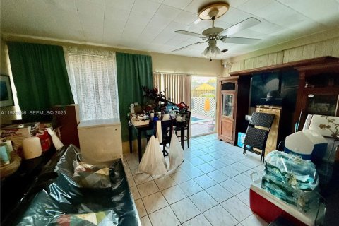 Casa en venta en North Miami Beach, Florida, 4 dormitorios, 145.58 m2 № 1982970 - foto 16