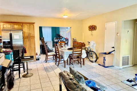 Casa en venta en North Miami Beach, Florida, 4 dormitorios, 145.58 m2 № 1982970 - foto 7